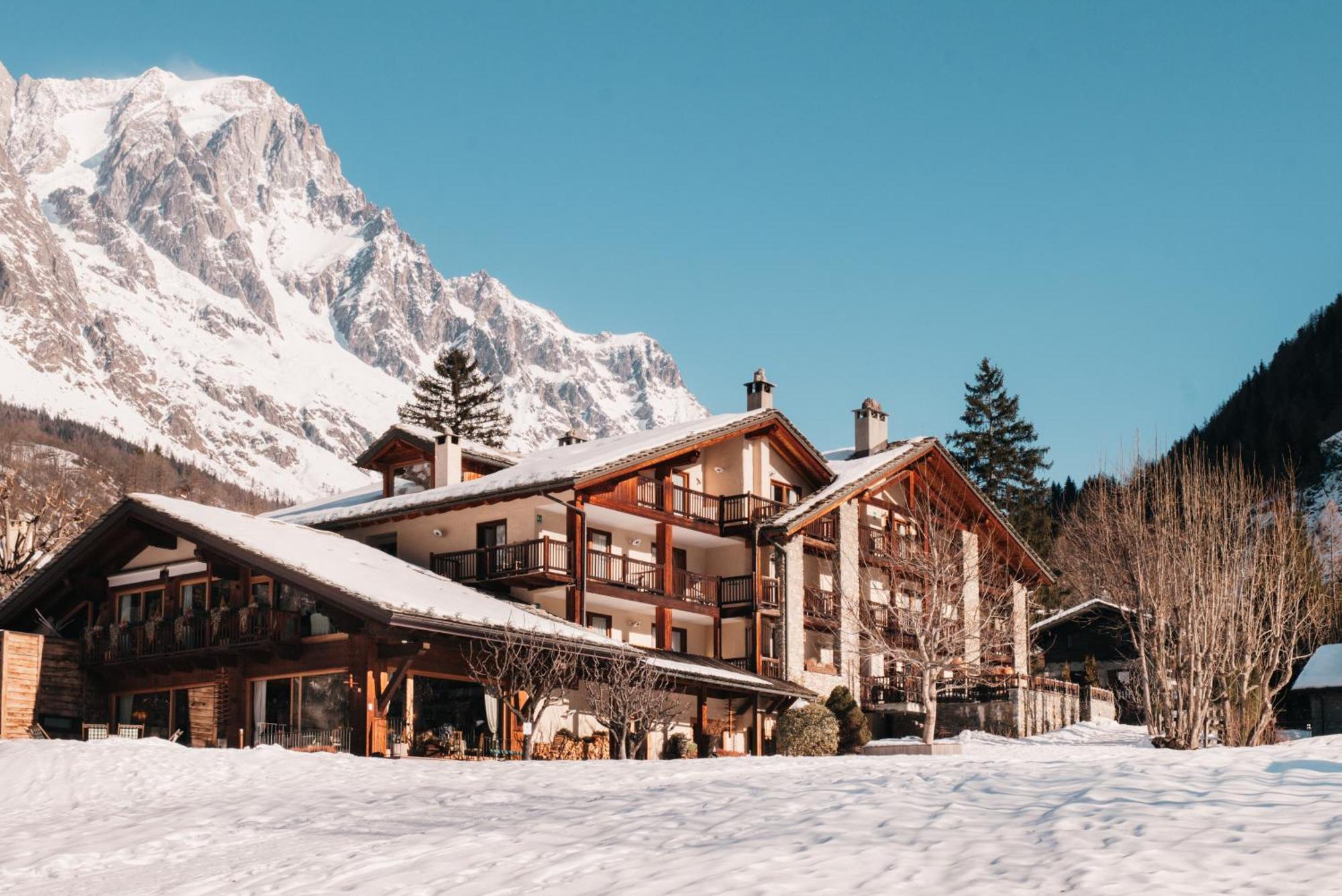 Auberge De La Maison Courmayeur Exterior foto